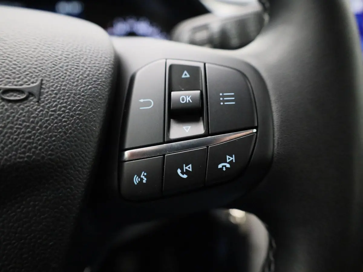 1.0 EcoBoost Titanium | Navigatie | Stoel/Stuur verwarming | Climate control | Bluetooth | DAB | Cruise Control | Airco | Parkeersensoren | Lichtmetalen Velgen |
