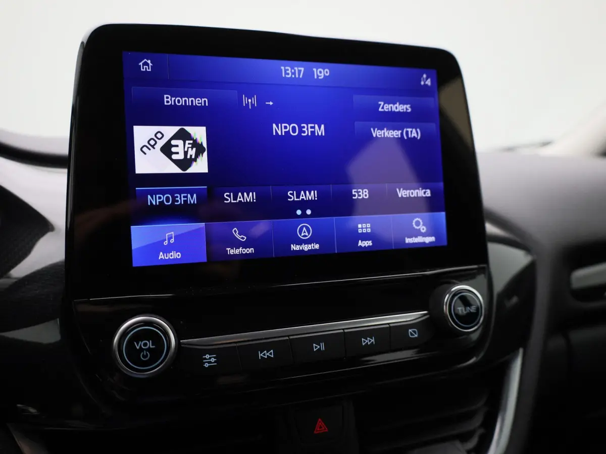 1.0 EcoBoost Titanium | Navigatie | Stoel/Stuur verwarming | Climate control | Bluetooth | DAB | Cruise Control | Airco | Parkeersensoren | Lichtmetalen Velgen |