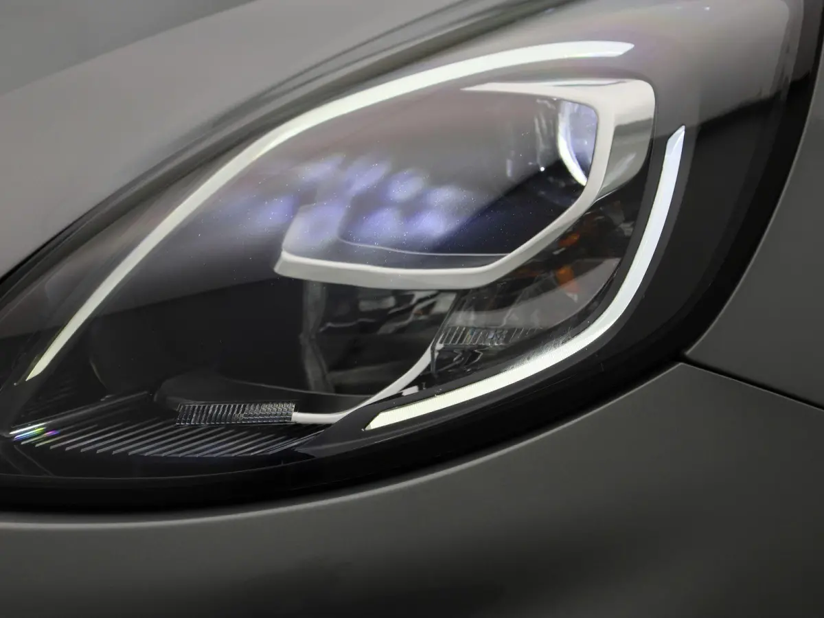 1.0 EcoBoost Titanium | Navigatie | Stoel/Stuur verwarming | Climate control | Bluetooth | DAB | Cruise Control | Airco | Parkeersensoren | Lichtmetalen Velgen |