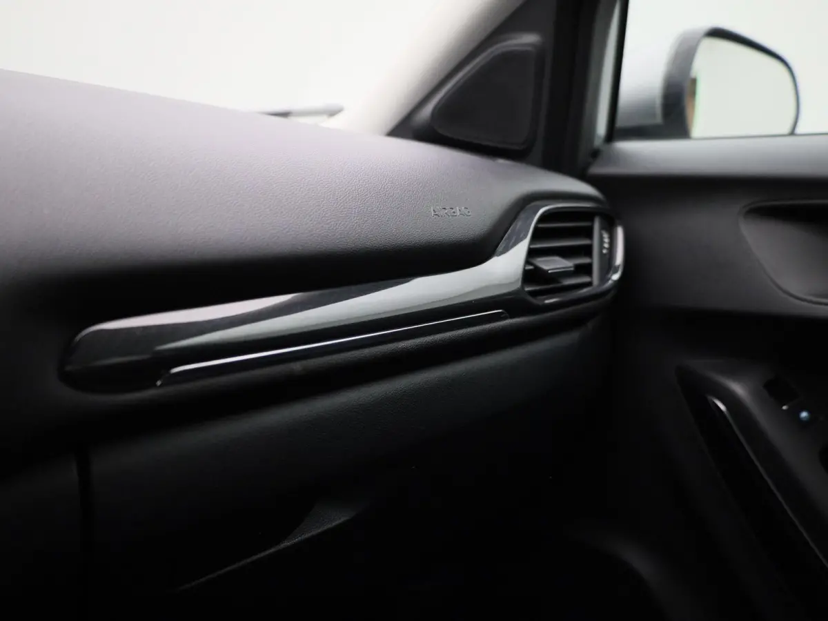 1.0 EcoBoost Titanium | Navigatie | Stoel/Stuur verwarming | Climate control | Bluetooth | DAB | Cruise Control | Airco | Parkeersensoren | Lichtmetalen Velgen |