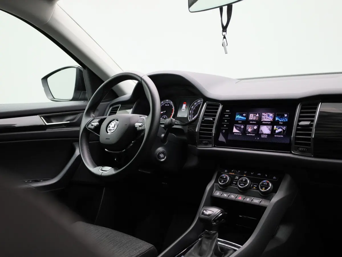 1.5 TSI Style | Automaat | Trekhaak | Navigatie | Apple Carplay / Android Auto | Stoel Verwarming | Memory Seats | Stuur verwarming | DAB | Camera | Cruise Control | Lichtmetalen Velgen |