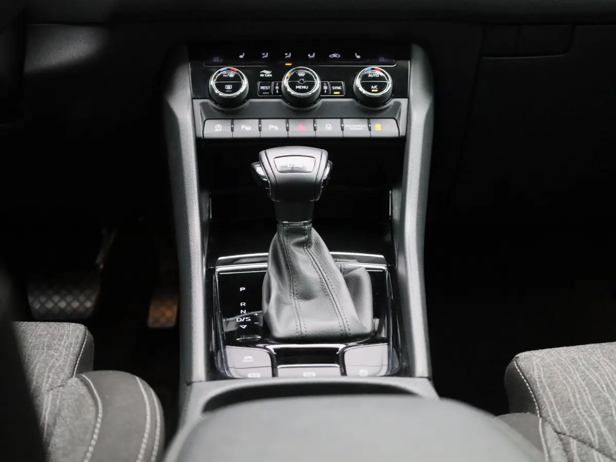 1.5 TSI Style | Automaat | Trekhaak | Navigatie | Apple Carplay / Android Auto | Stoel Verwarming | Memory Seats | Stuur verwarming | DAB | Camera | Cruise Control | Lichtmetalen Velgen |
