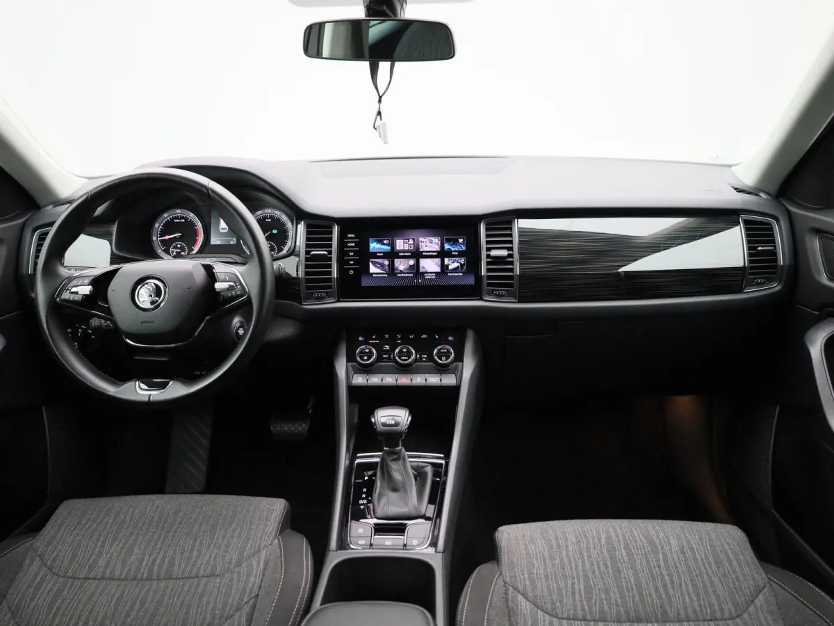 1.5 TSI Style | Automaat | Trekhaak | Navigatie | Apple Carplay / Android Auto | Stoel Verwarming | Memory Seats | Stuur verwarming | DAB | Camera | Cruise Control | Lichtmetalen Velgen |