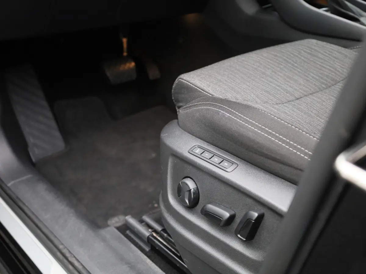 1.5 TSI Style | Automaat | Trekhaak | Navigatie | Apple Carplay / Android Auto | Stoel Verwarming | Memory Seats | Stuur verwarming | DAB | Camera | Cruise Control | Lichtmetalen Velgen |