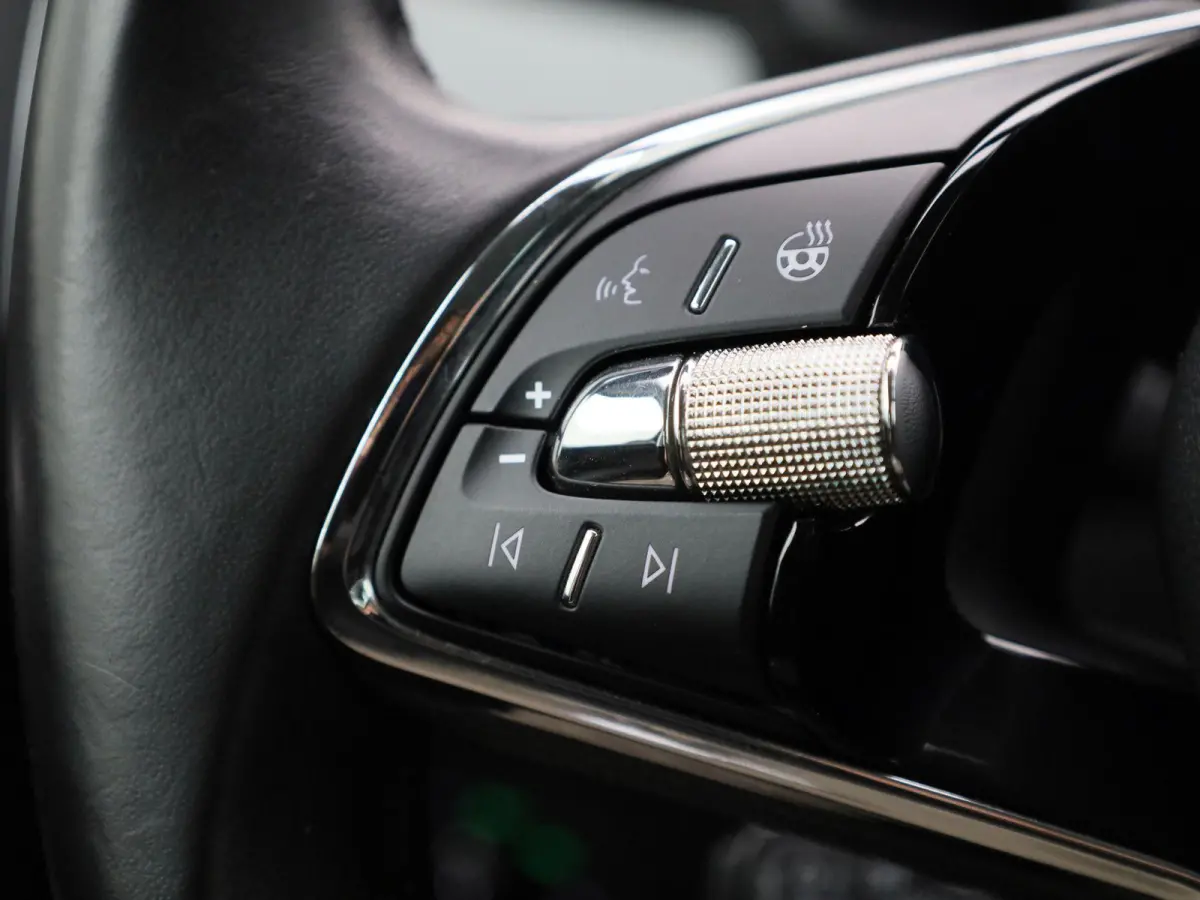 1.5 TSI Style | Automaat | Trekhaak | Navigatie | Apple Carplay / Android Auto | Stoel Verwarming | Memory Seats | Stuur verwarming | DAB | Camera | Cruise Control | Lichtmetalen Velgen |