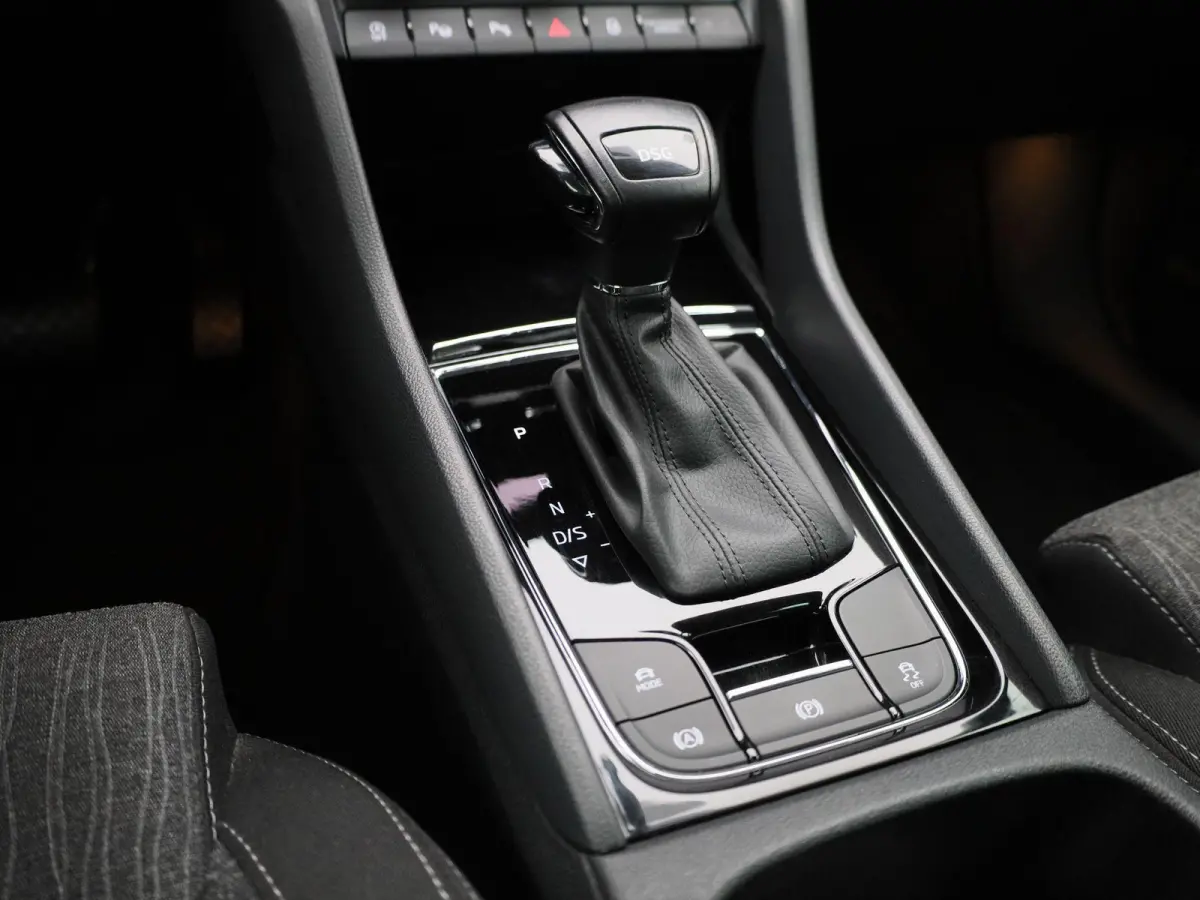 1.5 TSI Style | Automaat | Trekhaak | Navigatie | Apple Carplay / Android Auto | Stoel Verwarming | Memory Seats | Stuur verwarming | DAB | Camera | Cruise Control | Lichtmetalen Velgen |