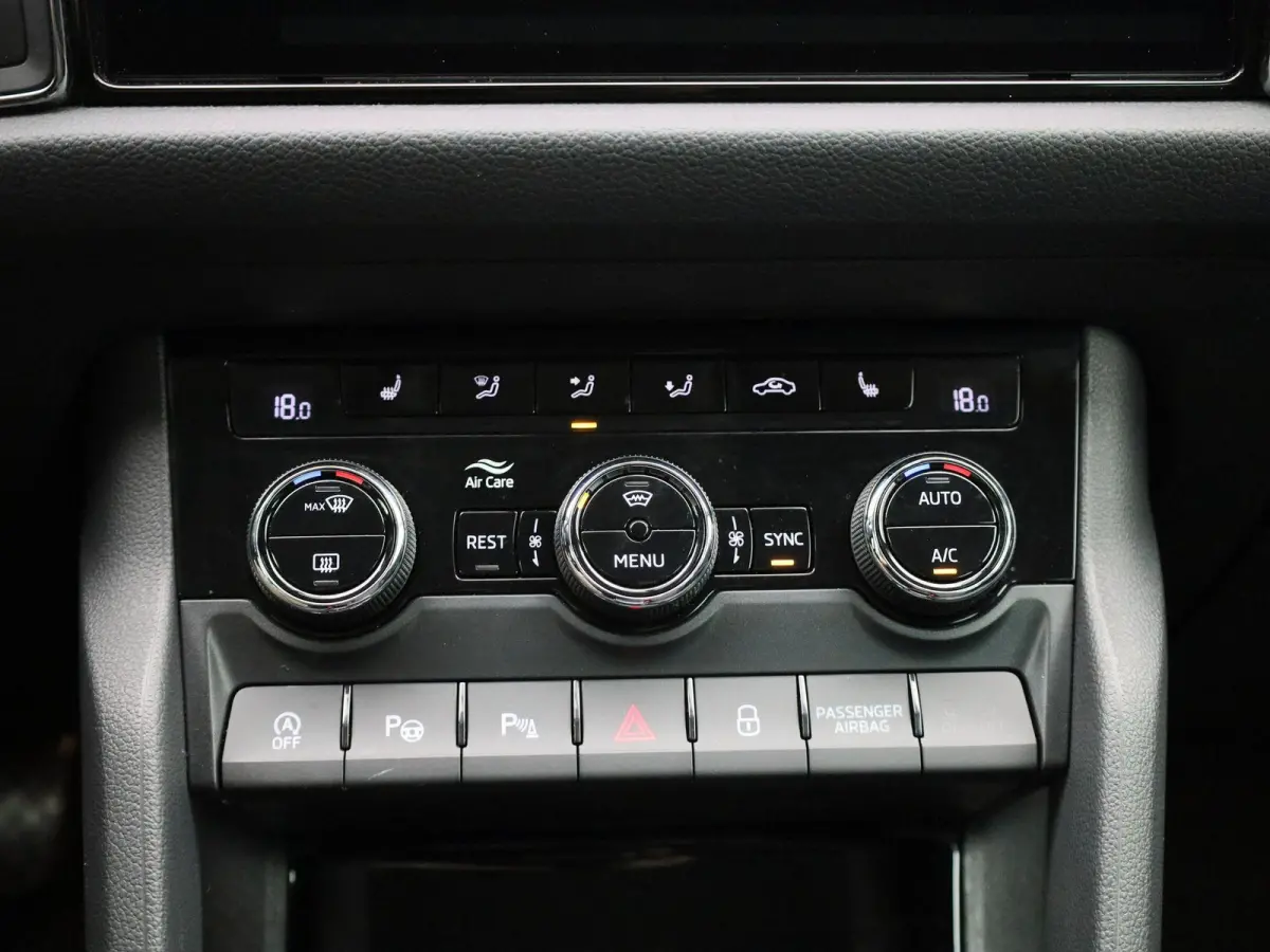1.5 TSI Style | Automaat | Trekhaak | Navigatie | Apple Carplay / Android Auto | Stoel Verwarming | Memory Seats | Stuur verwarming | DAB | Camera | Cruise Control | Lichtmetalen Velgen |