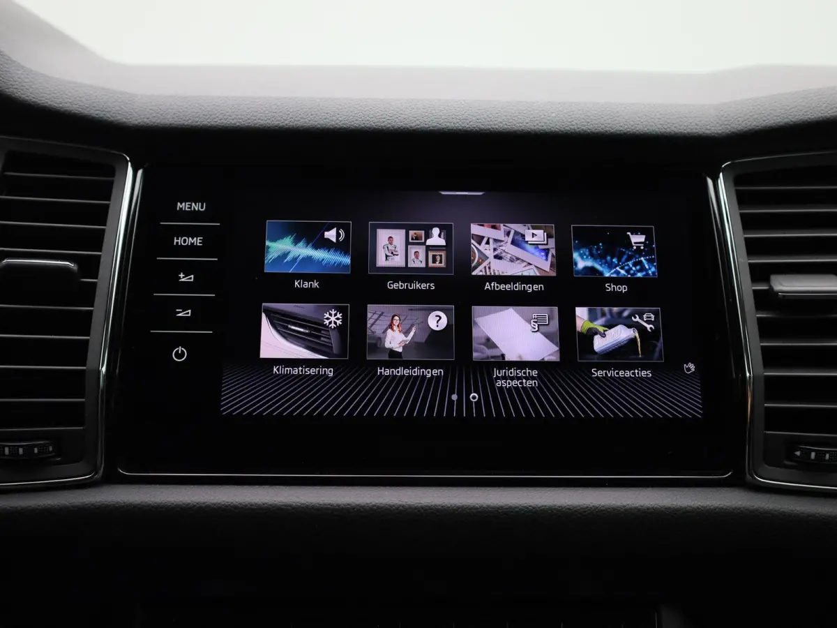 1.5 TSI Style | Automaat | Trekhaak | Navigatie | Apple Carplay / Android Auto | Stoel Verwarming | Memory Seats | Stuur verwarming | DAB | Camera | Cruise Control | Lichtmetalen Velgen |