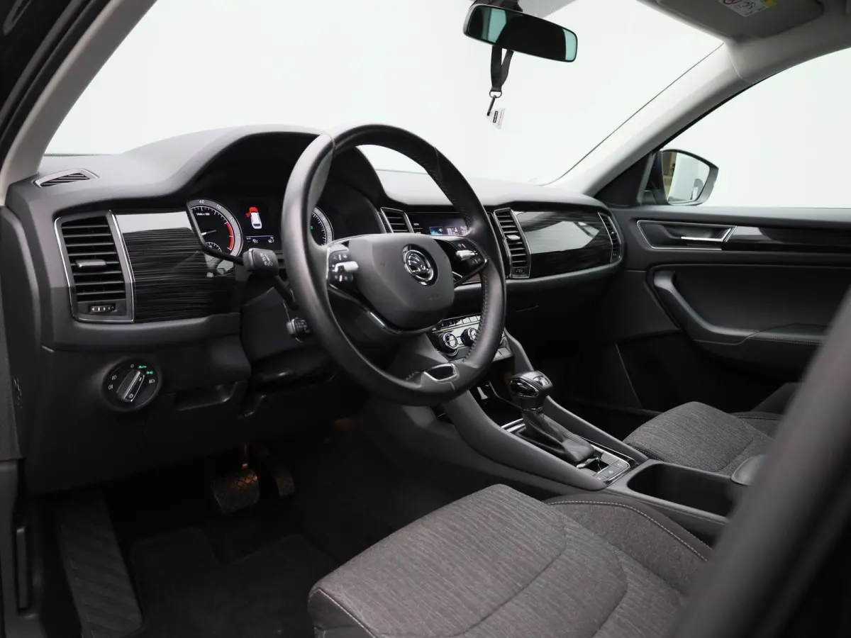 1.5 TSI Style | Automaat | Trekhaak | Navigatie | Apple Carplay / Android Auto | Stoel Verwarming | Memory Seats | Stuur verwarming | DAB | Camera | Cruise Control | Lichtmetalen Velgen |