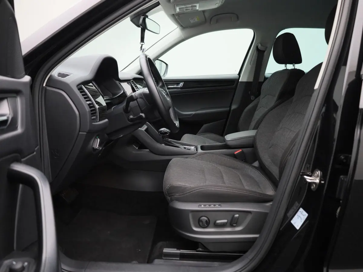 1.5 TSI Style | Automaat | Trekhaak | Navigatie | Apple Carplay / Android Auto | Stoel Verwarming | Memory Seats | Stuur verwarming | DAB | Camera | Cruise Control | Lichtmetalen Velgen |