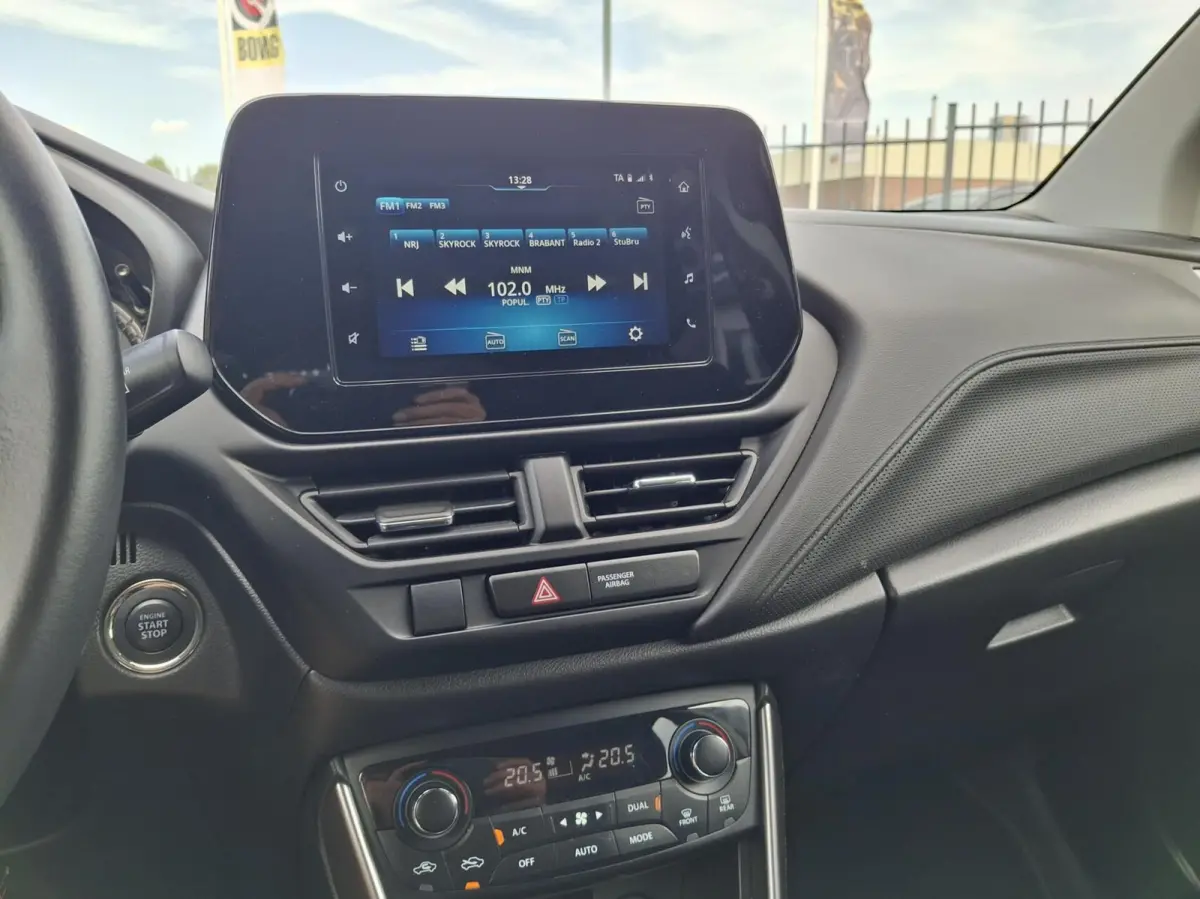 1.4 Boosterjet Select Smart Hybrid Camera Navi-Carplay