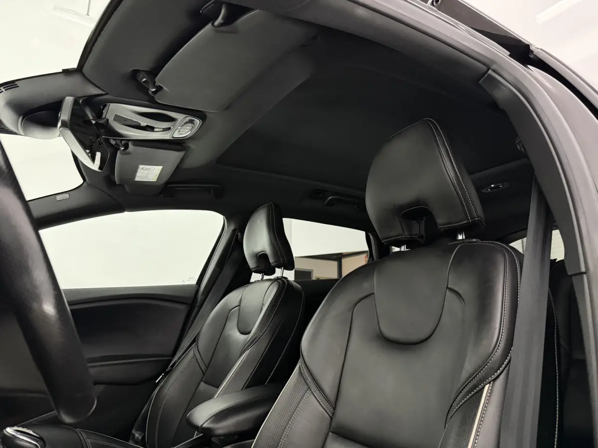2.0 T4 Business Sport R-Design 191PK | Pano | Virtual | Camera | Cruise | Navi | Clima | LED | Parkeersens.