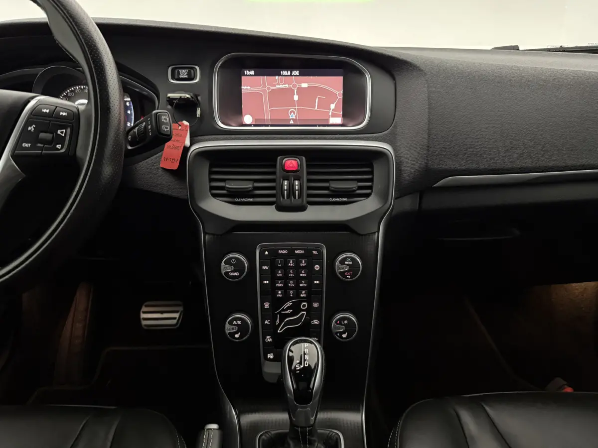 2.0 T4 Business Sport R-Design 191PK | Pano | Virtual | Camera | Cruise | Navi | Clima | LED | Parkeersens.