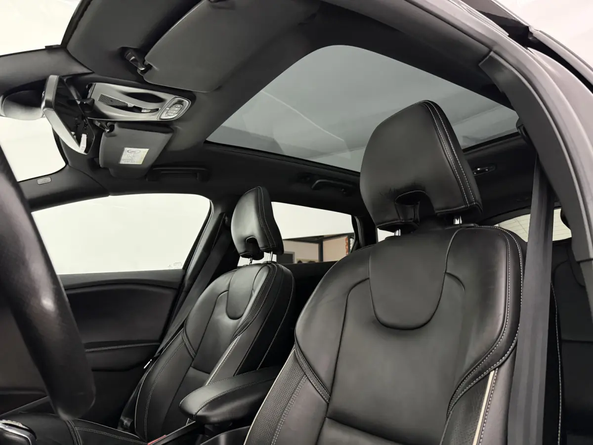 2.0 T4 Business Sport R-Design 191PK | Pano | Virtual | Camera | Cruise | Navi | Clima | LED | Parkeersens.