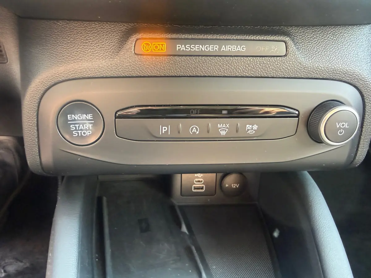 1.0 EcoBoost Hybrid Titanium X, Apple Carplay/Android,Navigatie,Stuurverwarming,Stoelverwarming