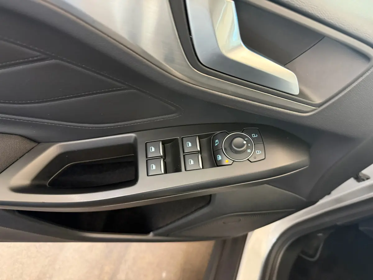 1.0 EcoBoost Hybrid Titanium X, Apple Carplay/Android,Navigatie,Stuurverwarming,Stoelverwarming