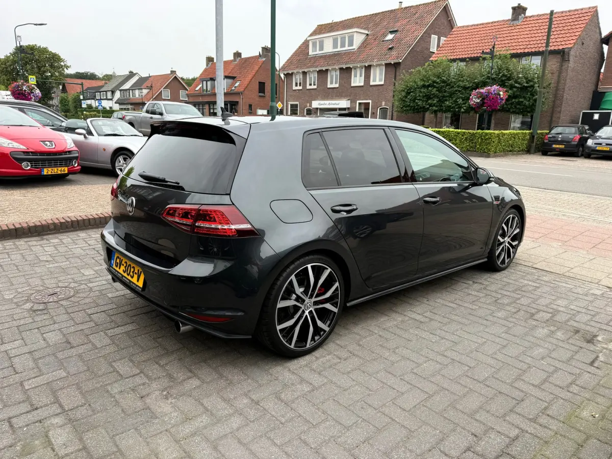 2.0 TSI GTI Performance, NAP,Panoramadak,Stoelverwarming, Leder,19 Inch.L.M.Velgen