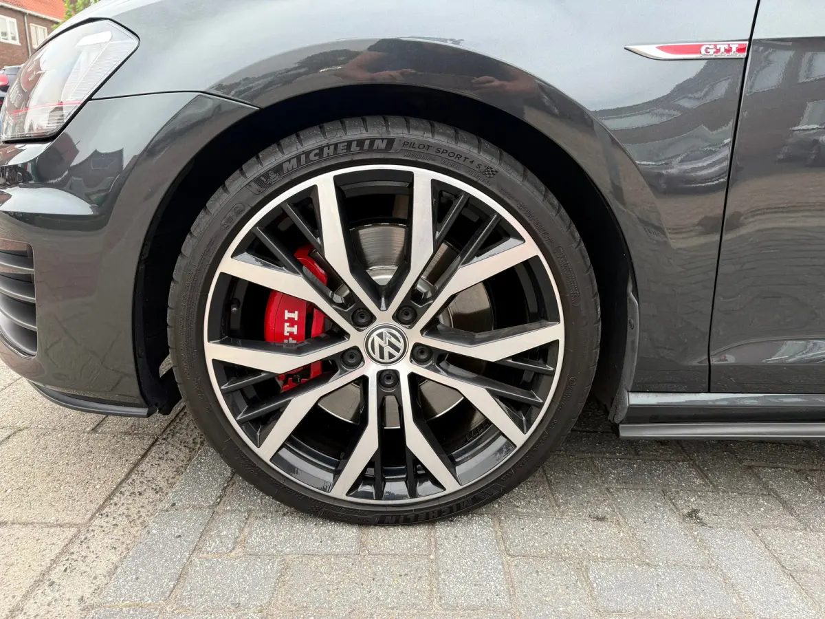 2.0 TSI GTI Performance, NAP,Panoramadak,Stoelverwarming, Leder,19 Inch.L.M.Velgen