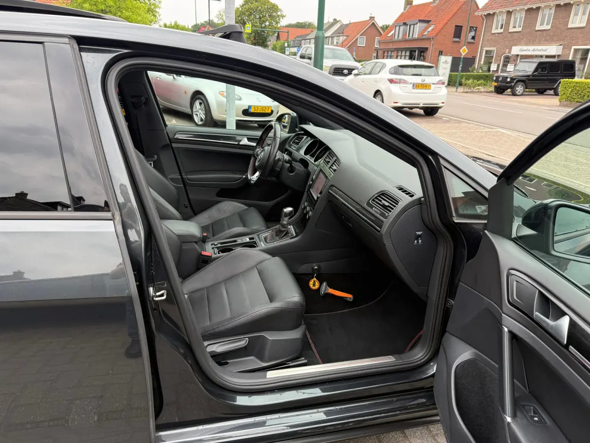 2.0 TSI GTI Performance, NAP,Panoramadak,Stoelverwarming, Leder,19 Inch.L.M.Velgen