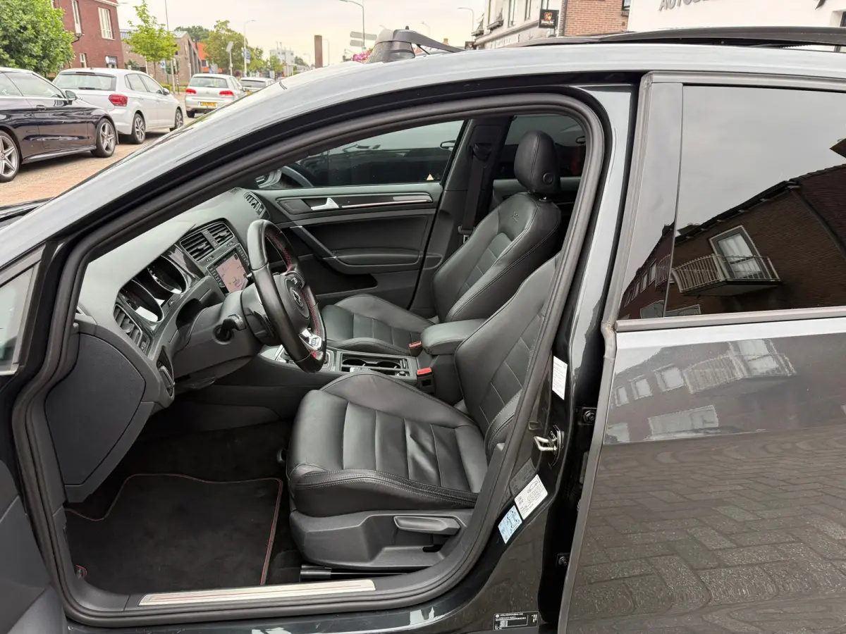 2.0 TSI GTI Performance, NAP,Panoramadak,Stoelverwarming, Leder,19 Inch.L.M.Velgen