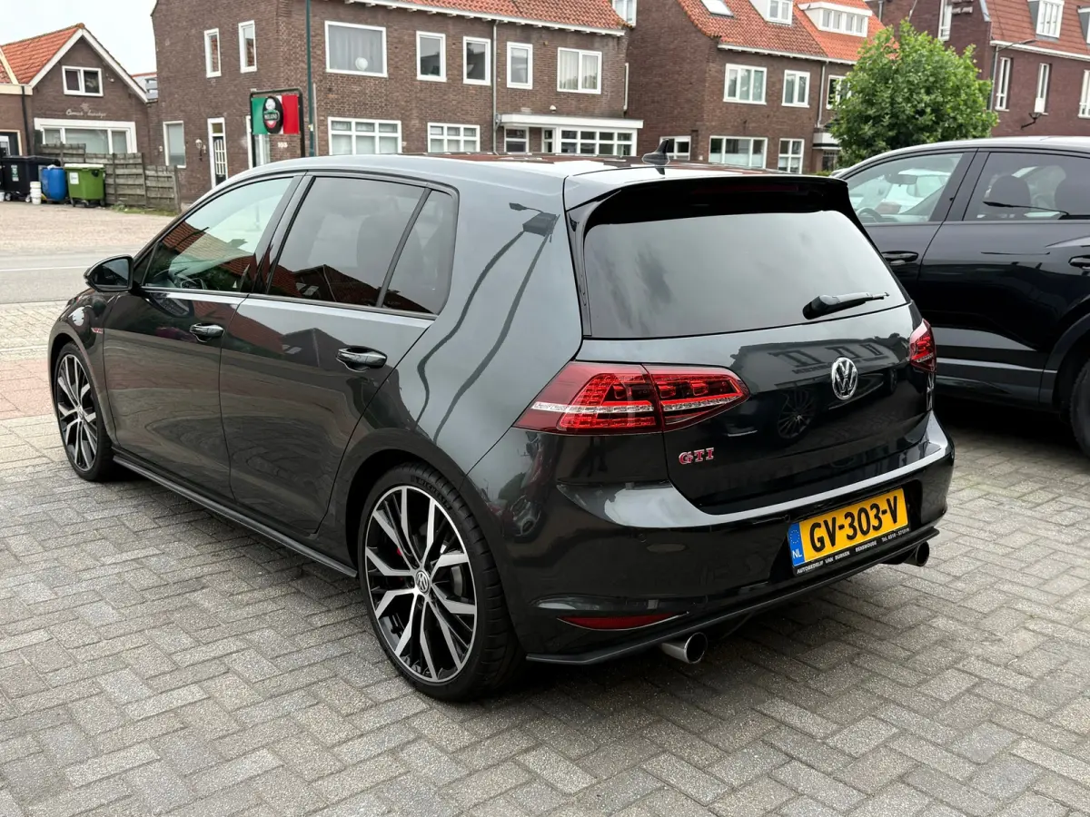 2.0 TSI GTI Performance, NAP,Panoramadak,Stoelverwarming, Leder,19 Inch.L.M.Velgen