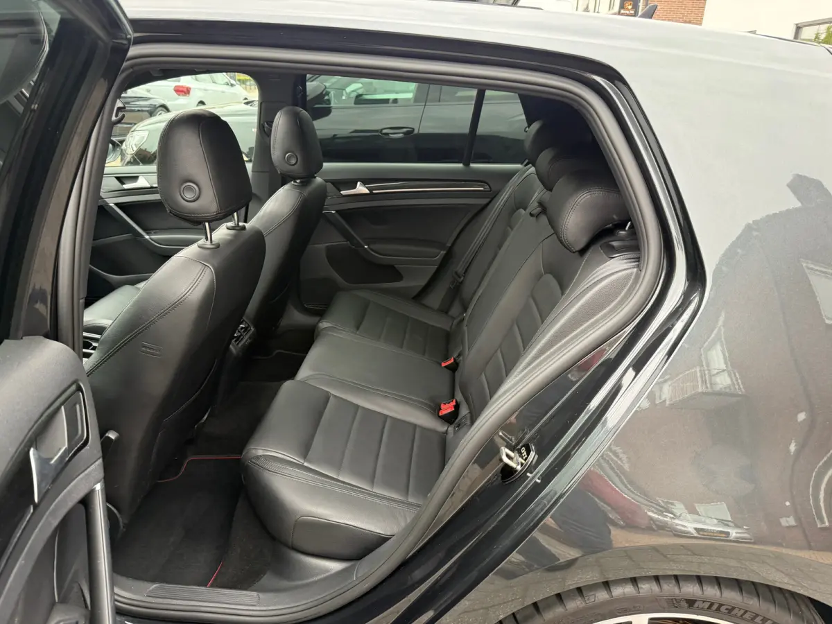 2.0 TSI GTI Performance, NAP,Panoramadak,Stoelverwarming, Leder,19 Inch.L.M.Velgen
