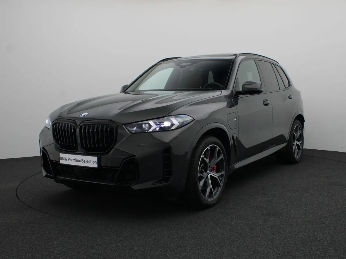 xDrive50e M Sportpakket Pro | Travel Pack | Innovation Pack | Comfort Pack | Integral Active Steering | Trekhaak | Panoramadak | Comfortzetels + Stoelventilatie | Driving Assistant Professio