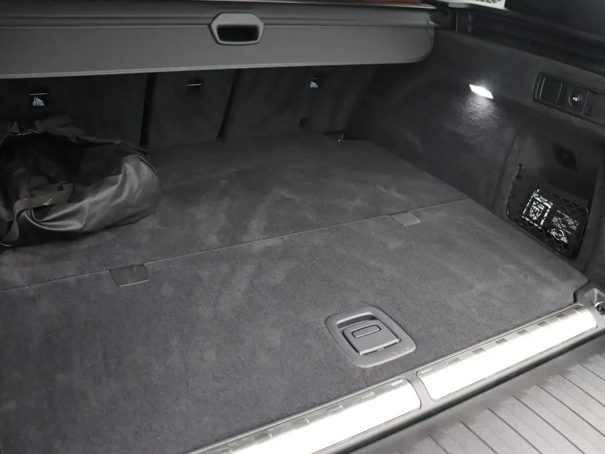 xDrive50e M Sportpakket Pro | Travel Pack | Innovation Pack | Comfort Pack | Integral Active Steering | Trekhaak | Panoramadak | Comfortzetels + Stoelventilatie | Driving Assistant Professio