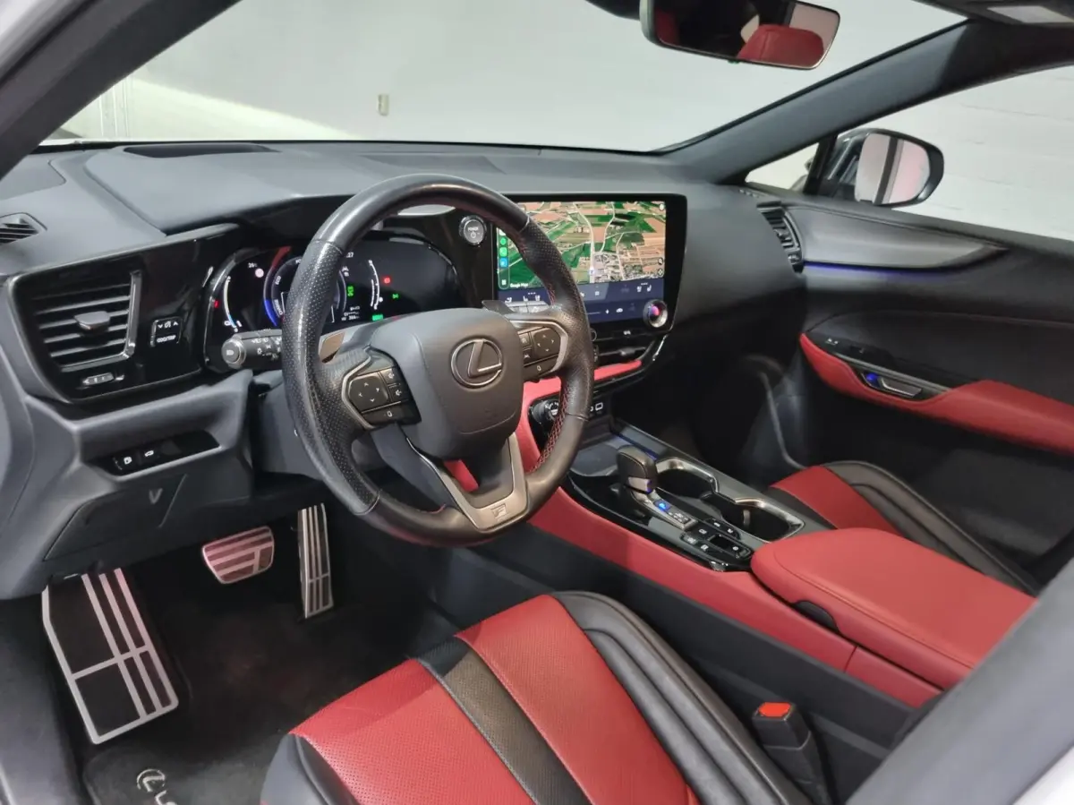 450h+ AWD F SPORT Line / Trekhaak / Schuif- kanteldak