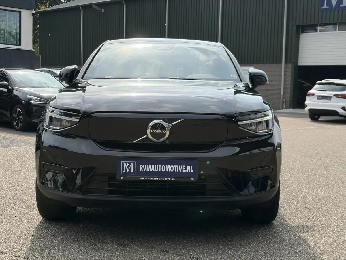 Recharge Core 69 kWh VAN:31.900,- VOOR:29.770,- UW HERFSTVOORDEEL:2.130,-| SOH 96% | Panorama 26.000 KM  | Stoel- & Stuurverwarming | Achteruitrijcamera | Volvo Dealer Onderhouden | All-in i