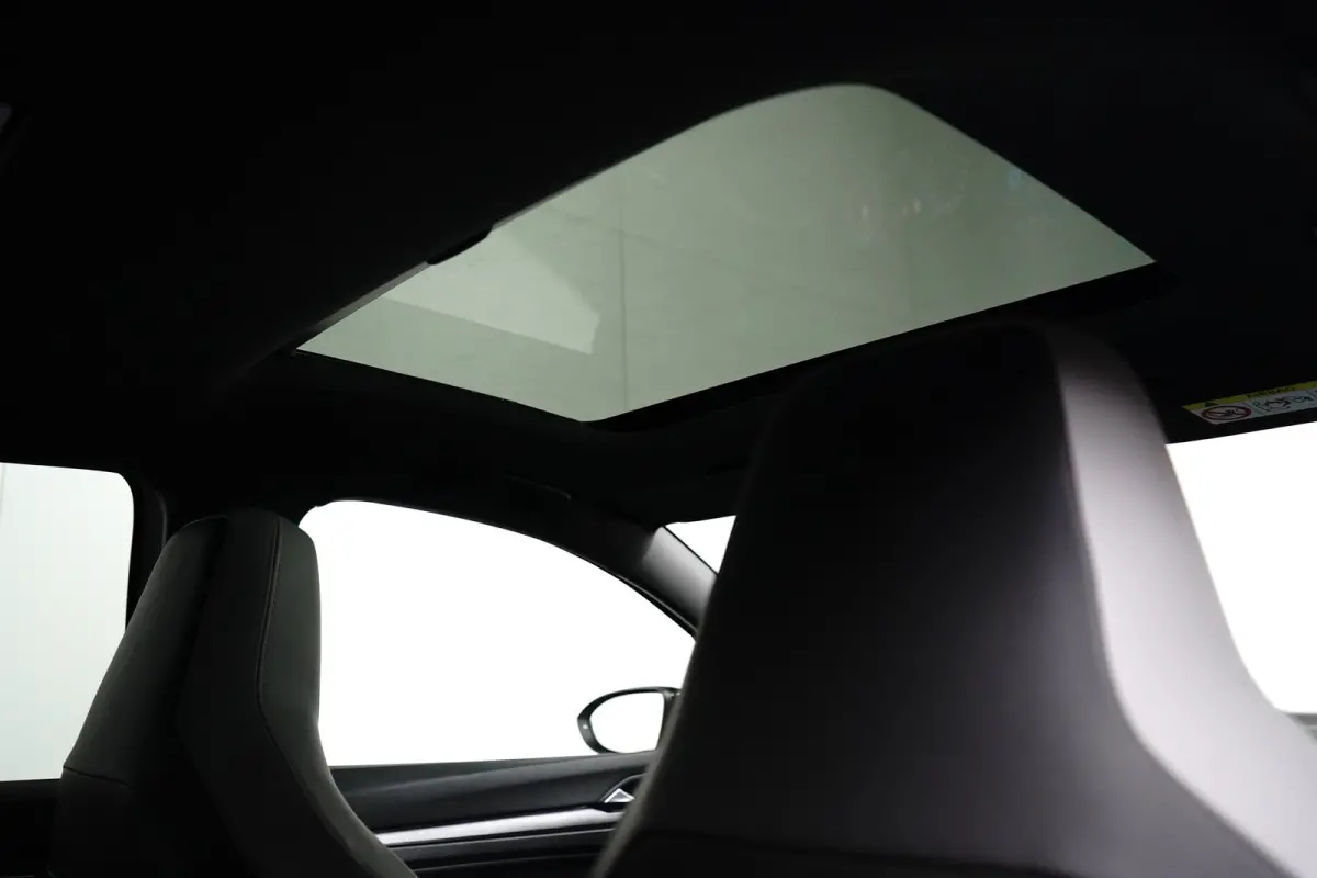 1.5 TSI eHybrid 272PK GTE | Achteruitrijcamera | Dode-hoek detectie | Elektrische stoel met geheugen | Schuif-kanteldak | Head-up | Trekhaak wegklapbaar | VERLENGDE GARANTIE