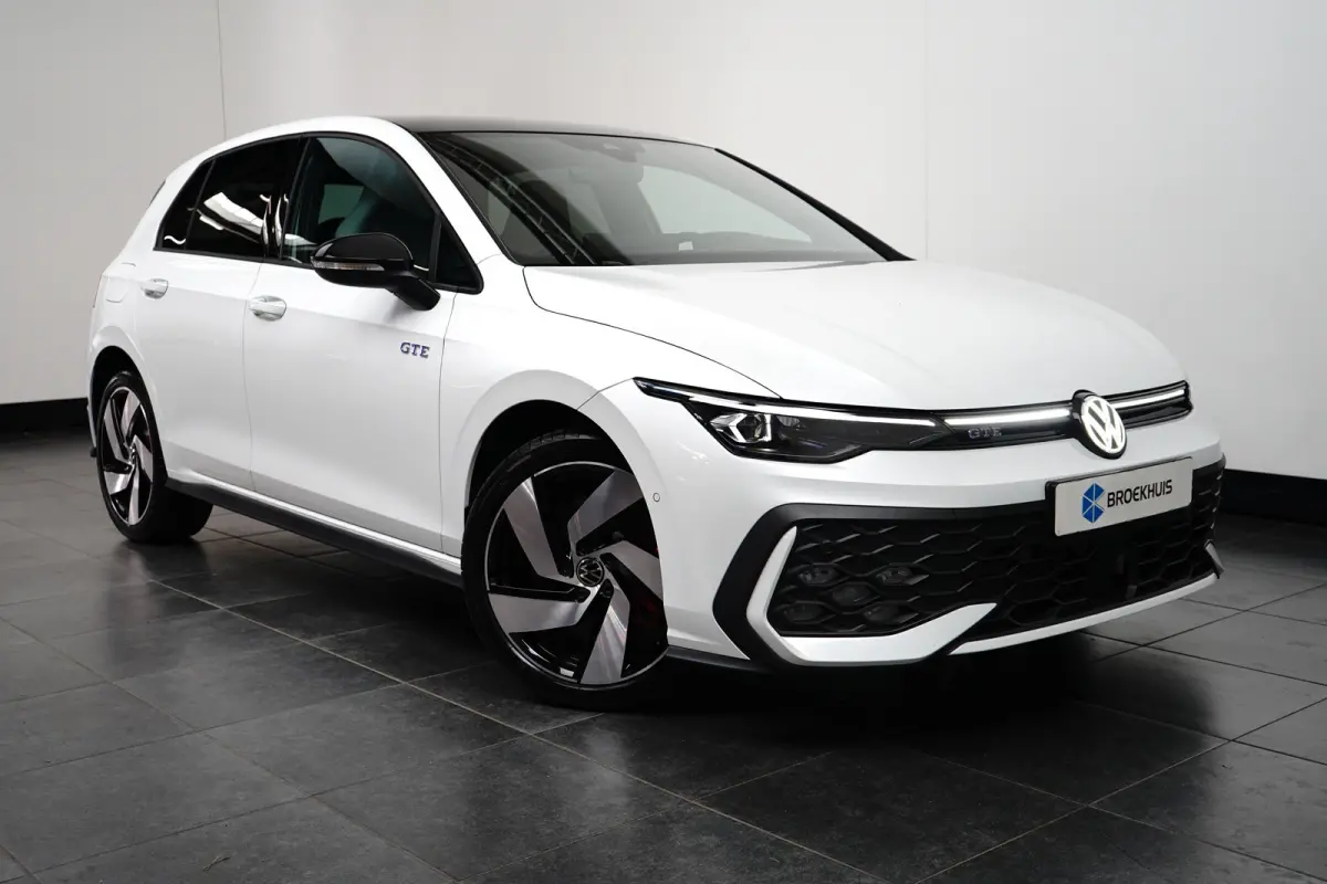 1.5 TSI eHybrid 272PK GTE | Achteruitrijcamera | Dode-hoek detectie | Elektrische stoel met geheugen | Schuif-kanteldak | Head-up | Trekhaak wegklapbaar | VERLENGDE GARANTIE