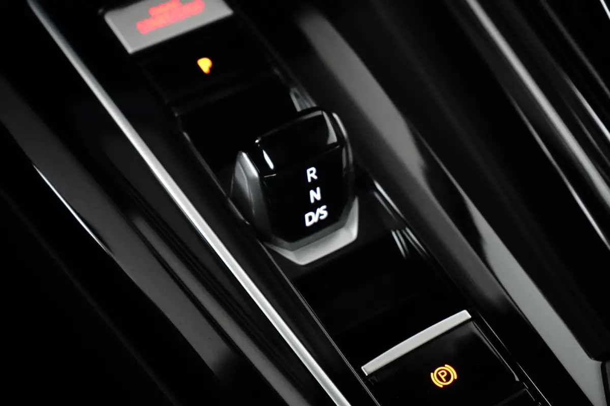 1.5 TSI eHybrid 272PK GTE | Achteruitrijcamera | Dode-hoek detectie | Elektrische stoel met geheugen | Schuif-kanteldak | Head-up | Trekhaak wegklapbaar | VERLENGDE GARANTIE