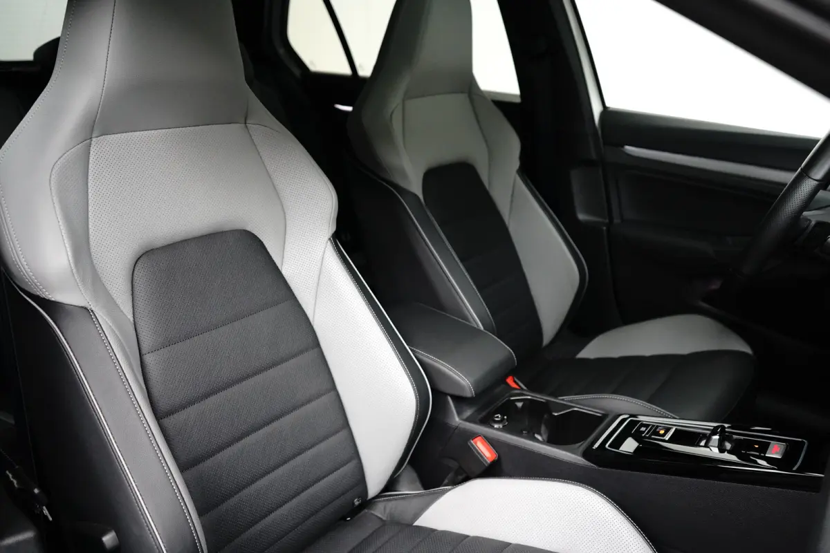 1.5 TSI eHybrid 272PK GTE | Achteruitrijcamera | Dode-hoek detectie | Elektrische stoel met geheugen | Schuif-kanteldak | Head-up | Trekhaak wegklapbaar | VERLENGDE GARANTIE