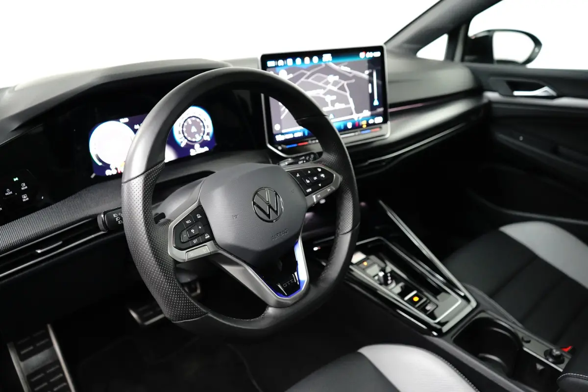 1.5 TSI eHybrid 272PK GTE | Achteruitrijcamera | Dode-hoek detectie | Elektrische stoel met geheugen | Schuif-kanteldak | Head-up | Trekhaak wegklapbaar | VERLENGDE GARANTIE