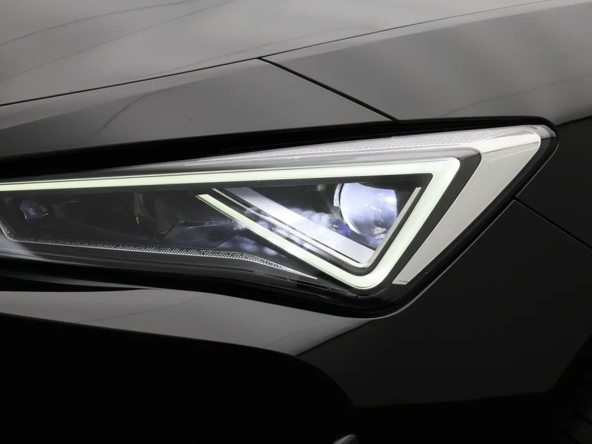 1.4 e-Hybrid VZ Copper Edition | PANORAMADAK | NAVIGATIE | STOELVERWARMING | CLIMATE CONTROL