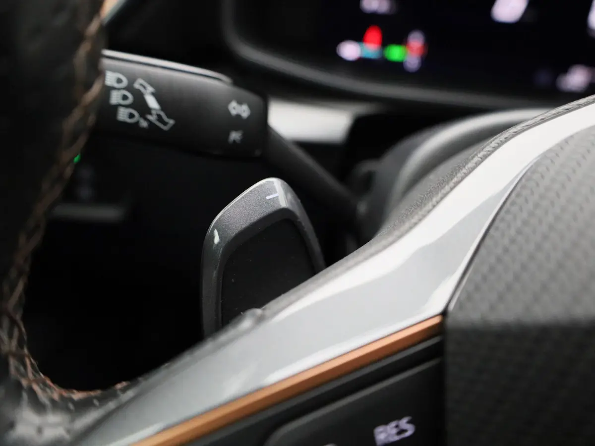 1.4 e-Hybrid VZ Copper Edition | PANORAMADAK | NAVIGATIE | STOELVERWARMING | CLIMATE CONTROL