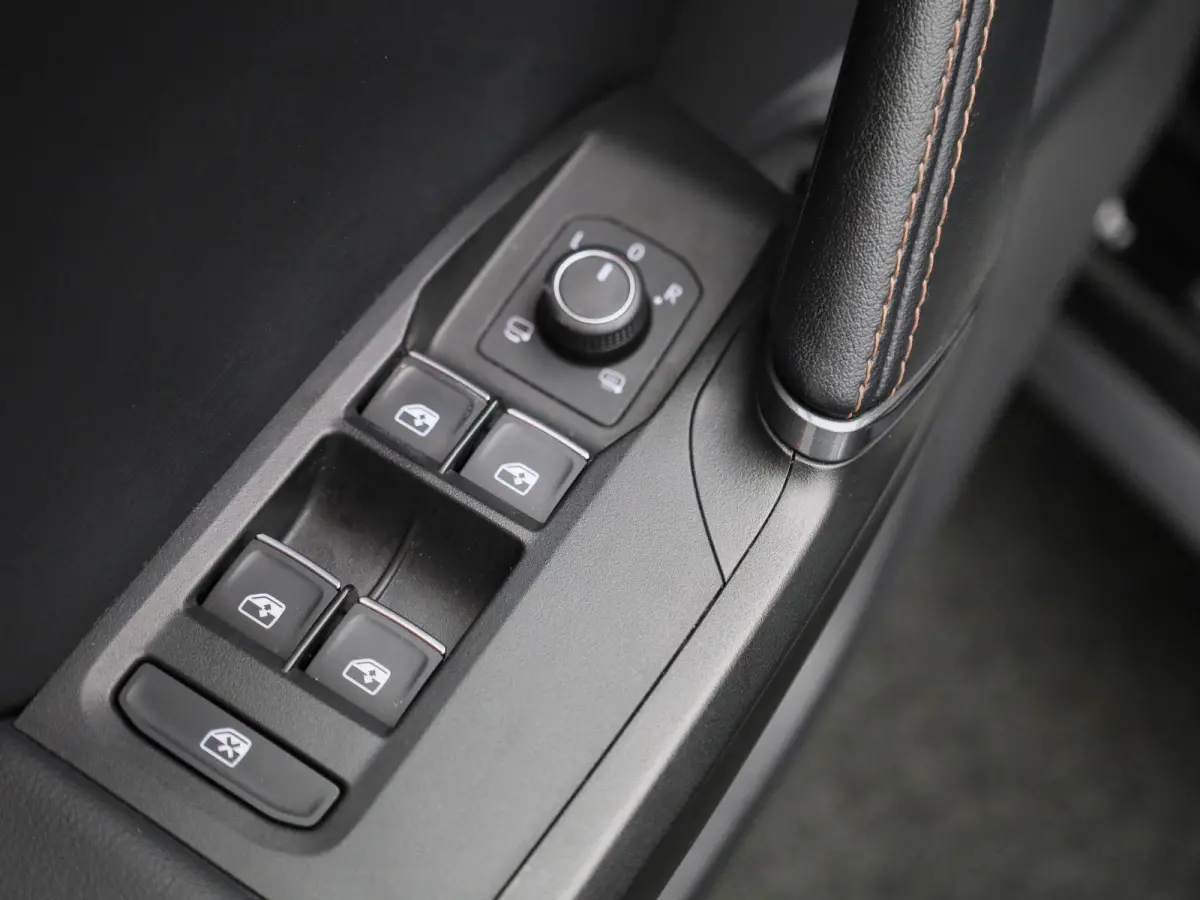 1.4 e-Hybrid VZ Copper Edition | PANORAMADAK | NAVIGATIE | STOELVERWARMING | CLIMATE CONTROL