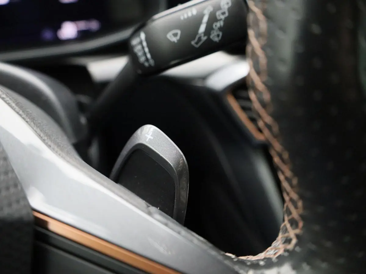 1.4 e-Hybrid VZ Copper Edition | PANORAMADAK | NAVIGATIE | STOELVERWARMING | CLIMATE CONTROL