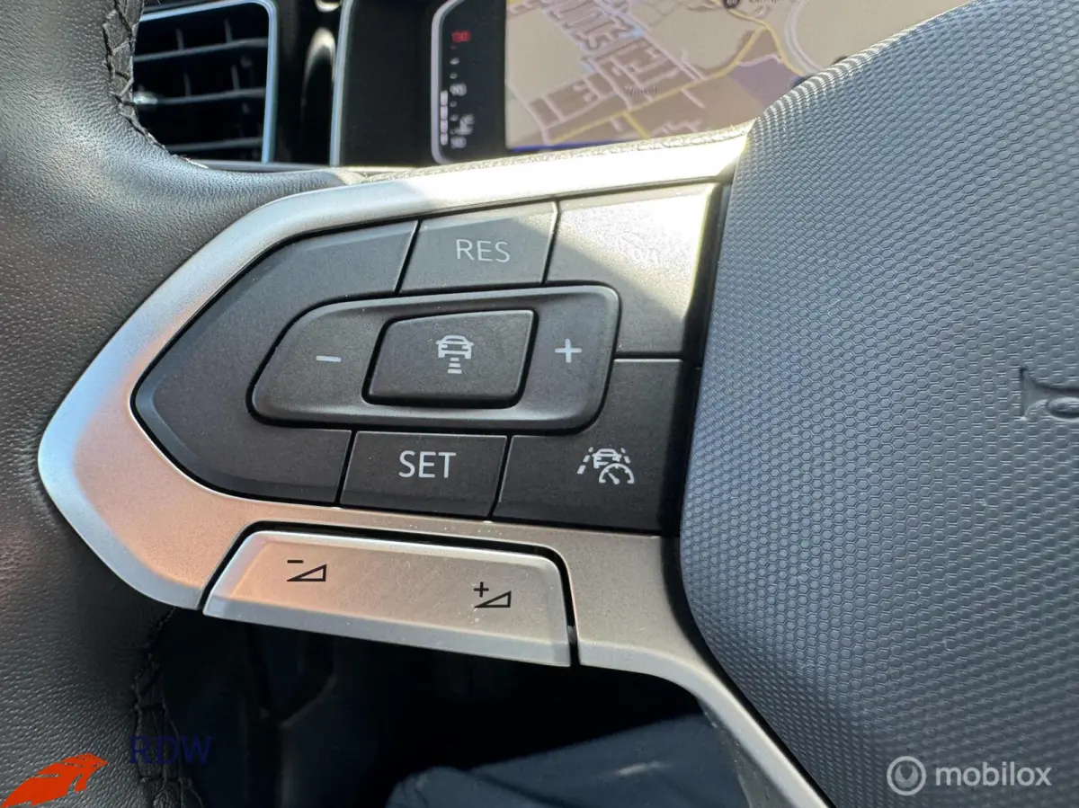 1.5 TSI R-Line IQ-LIGHT/VIRTUAL/CARPLAY/KEYLESS
