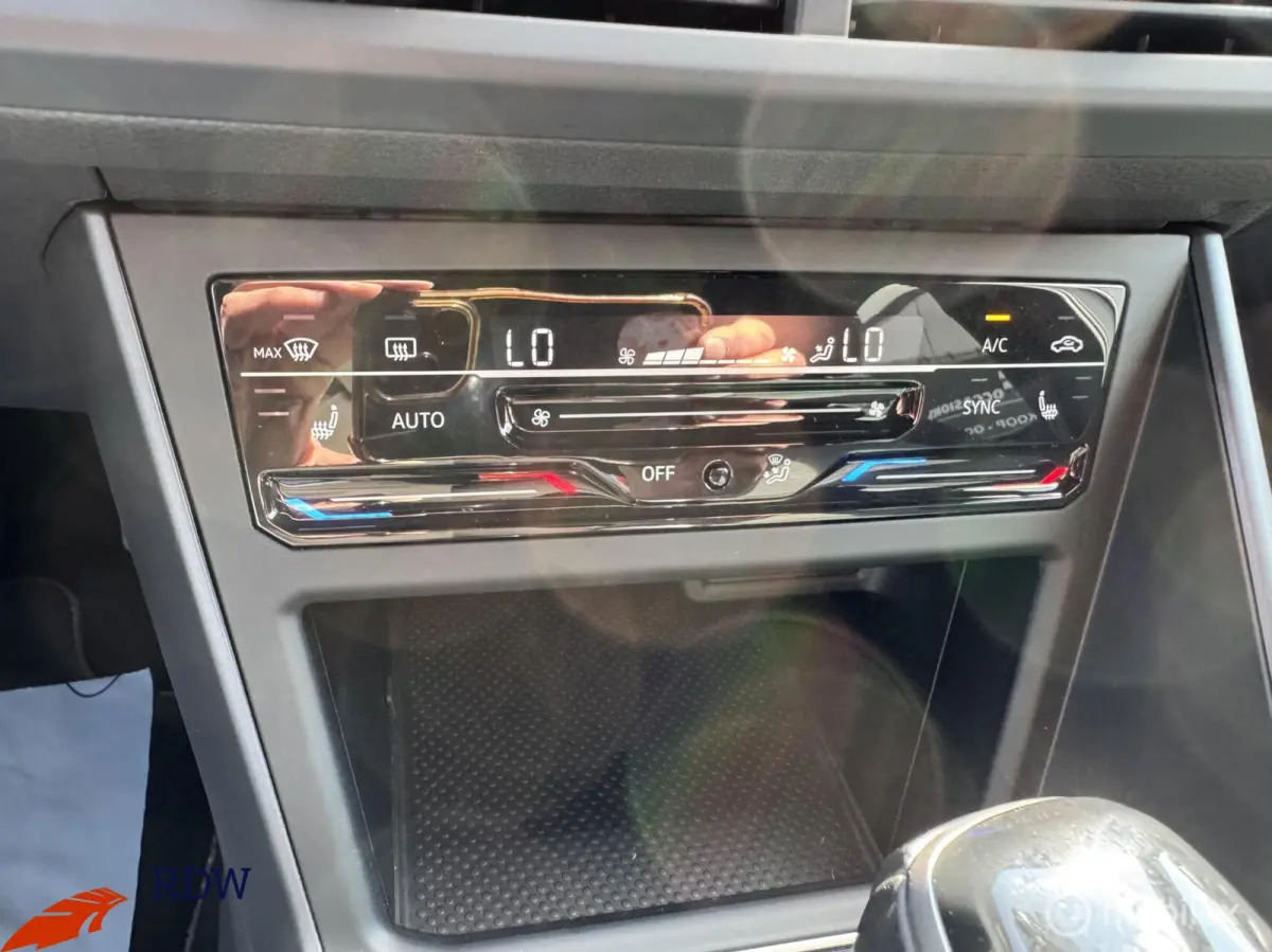 1.5 TSI R-Line IQ-LIGHT/VIRTUAL/CARPLAY/KEYLESS
