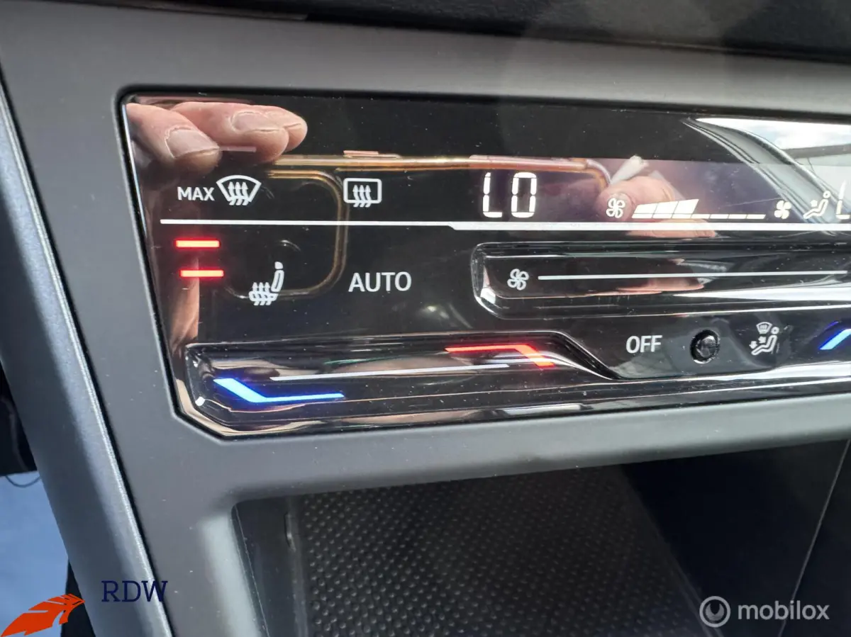 1.5 TSI R-Line IQ-LIGHT/VIRTUAL/CARPLAY/KEYLESS
