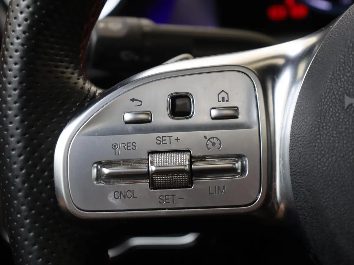 200 Business Solution AMG / Panoramadak/ Night/ Sfeerverlichting/ Memory/ Multibeam
