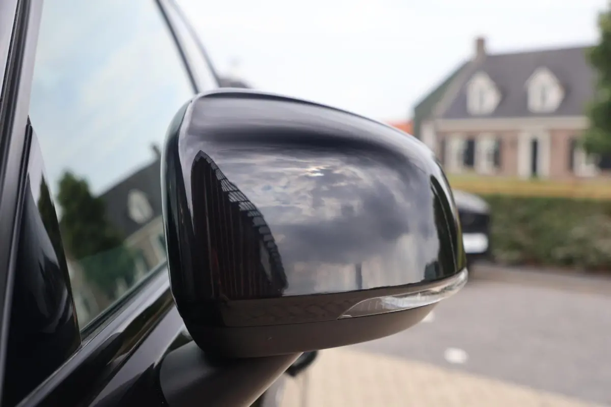 T4 R-Design | Stoelverwarming | Parkeercamera | Panoramadak | H/K | Glossy Black | Keyless