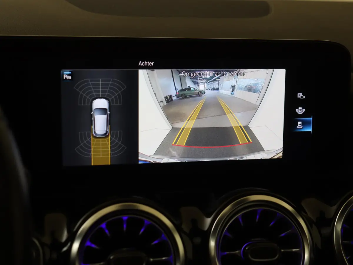 180 Business Solution AMG / Panoramadak/ Sfeerverlichting/ Night/ Multibeam