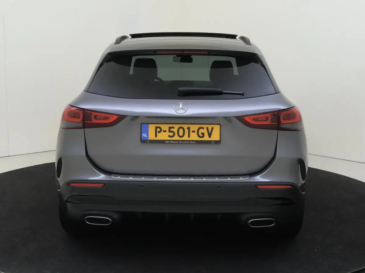 180 Business Solution AMG / Panoramadak/ Sfeerverlichting/ Night/ Multibeam