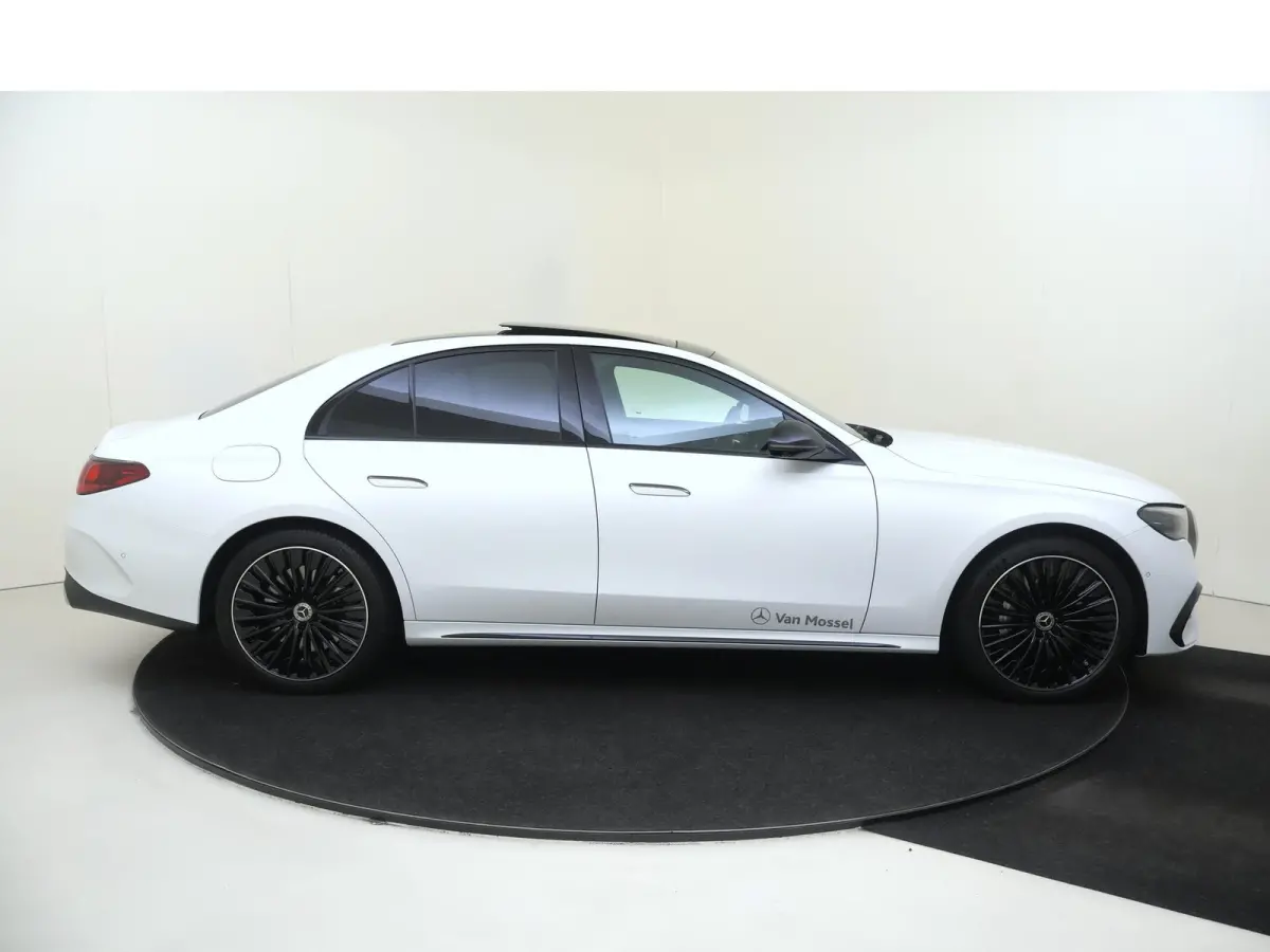 400 e 4MATIC AMG Line / Premium/ Panoramadak/ AIRMATIC/ Achterasbesturing/ SUPERSCREEN/ Nappa/ 20 inch/ Softclose/ Burmester 4D/ El. Trekhaak