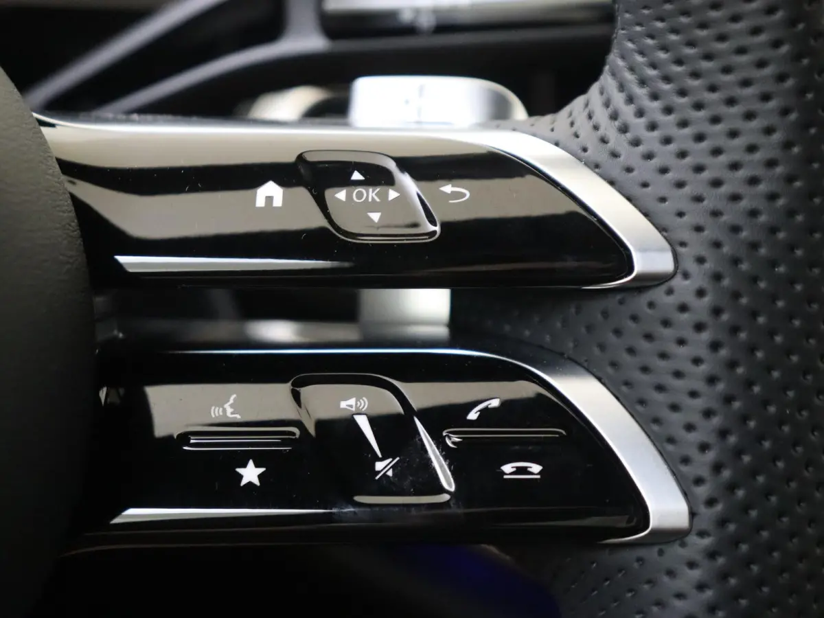 400 e 4MATIC AMG Line / Premium/ Panoramadak/ AIRMATIC/ Achterasbesturing/ SUPERSCREEN/ Nappa/ 20 inch/ Softclose/ Burmester 4D/ El. Trekhaak