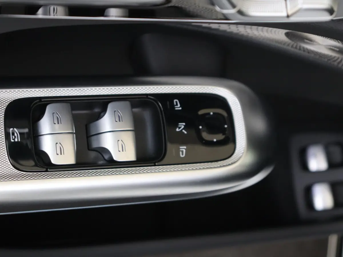 400 e 4MATIC AMG Line / Premium/ Panoramadak/ AIRMATIC/ Achterasbesturing/ SUPERSCREEN/ Nappa/ 20 inch/ Softclose/ Burmester 4D/ El. Trekhaak