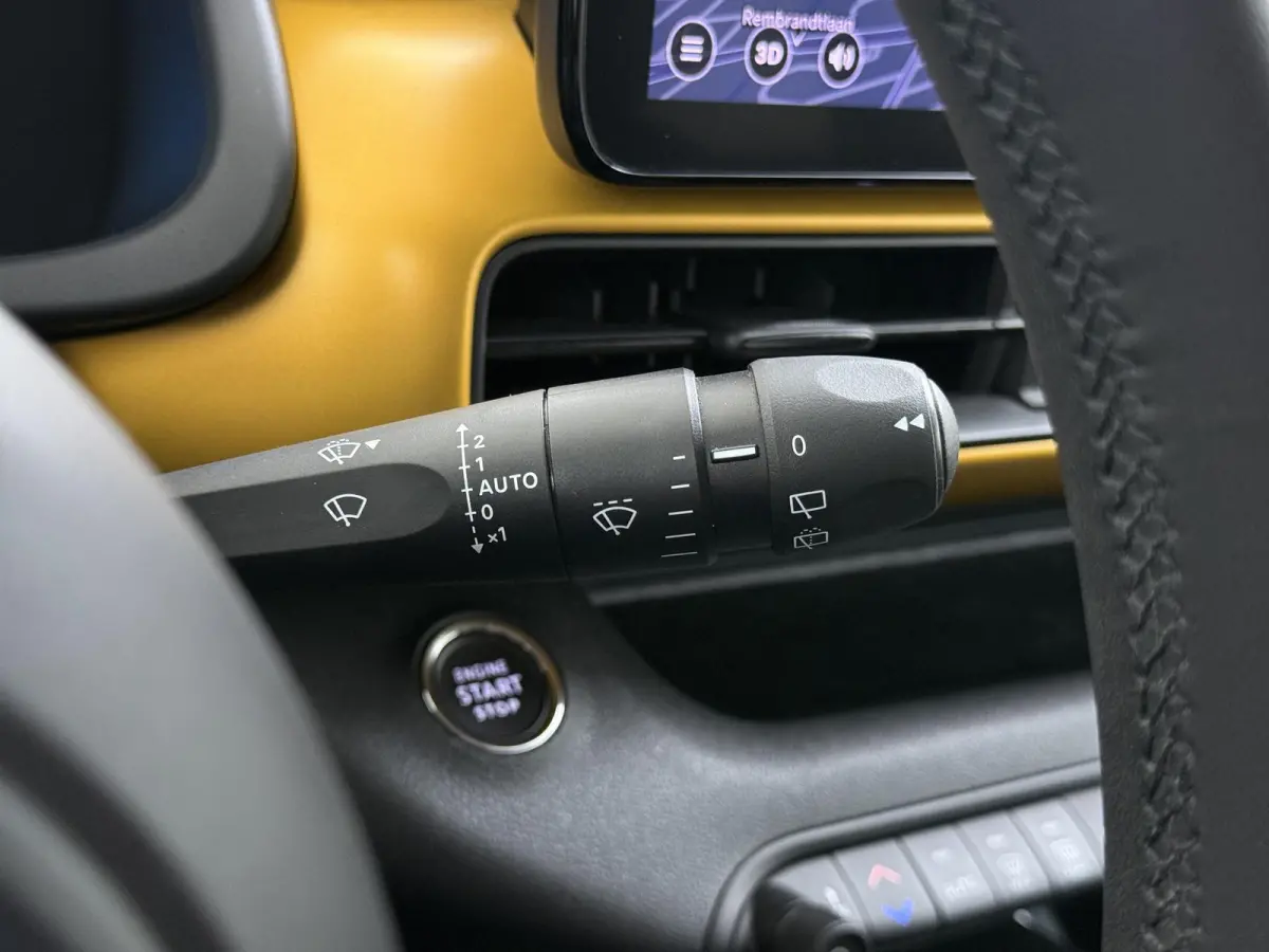 Altitude 54 kWh | Climate Control | Elek. Kofferklep | Full Map Navigatie | Apple Carplay / Android Auto | Camera | Parkeersensoren